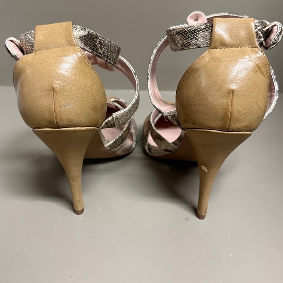 Betsey Johnson Tan and Snake Print Heels, Strappy, Animal Exotic, Feminine FLAW - Picture 8 of 10